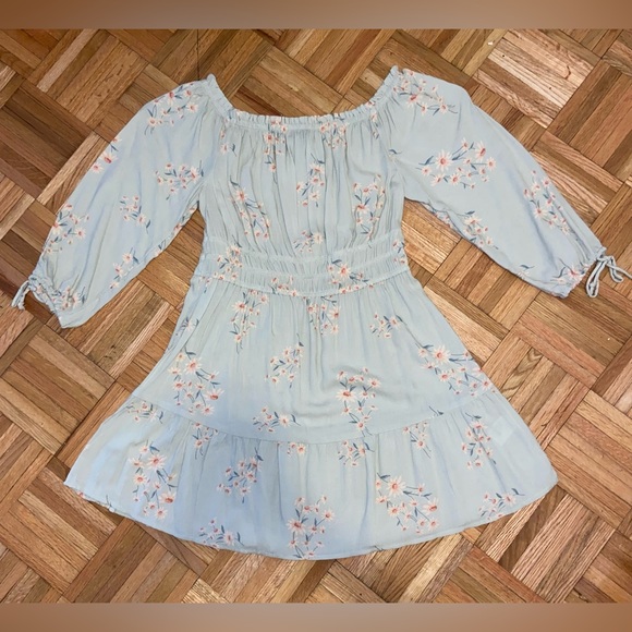 light green off the shoulder floral dress. - Picture 3 of 4